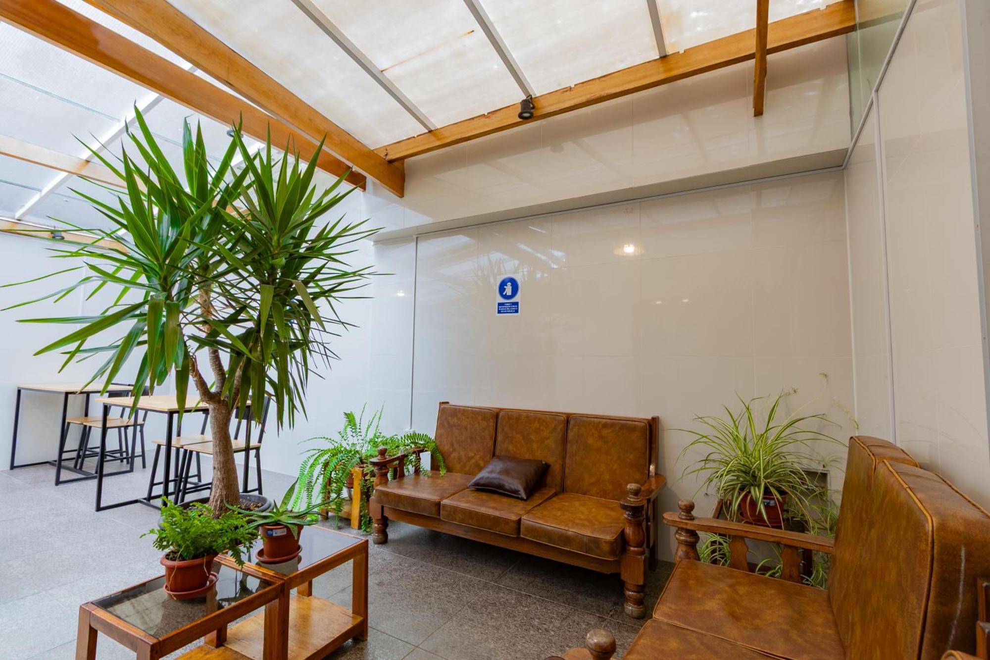 Pensión Andes House *
